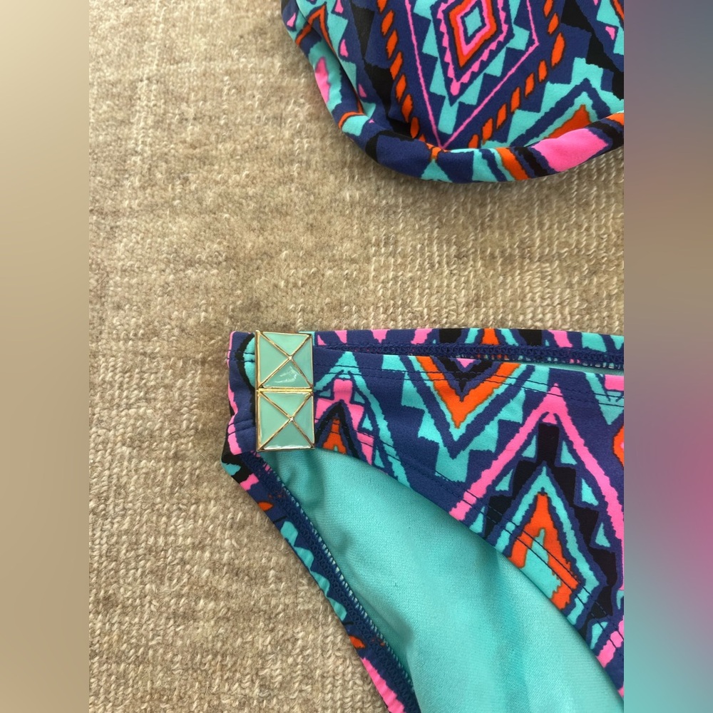 Triangle Geometric Shape Bikini Set - image 2